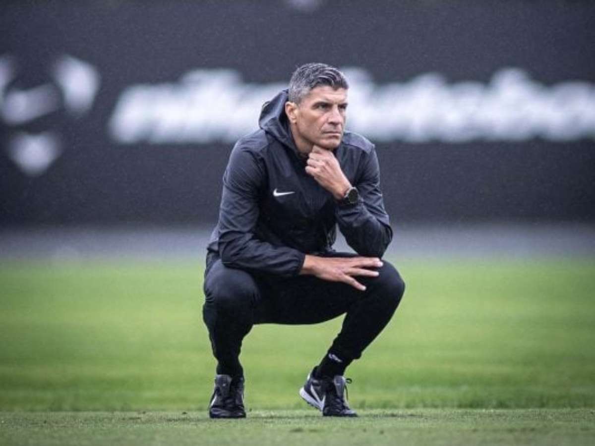 Vasco busca melhor sequência invicta no ano sob comando de Pedro Emanuel