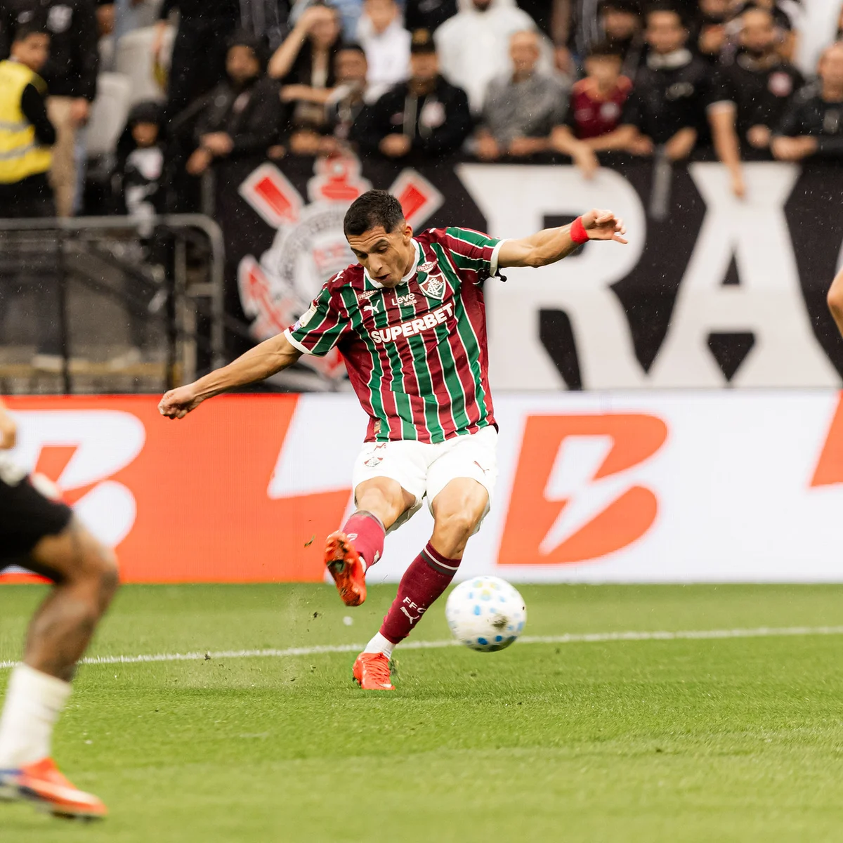 Fluminense x Coritiba: saiba onde assistir e prováveis escalações do duelo
