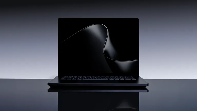 Microsoft larga na frente e anuncia notebook monstruoso equipado com RTX Spark