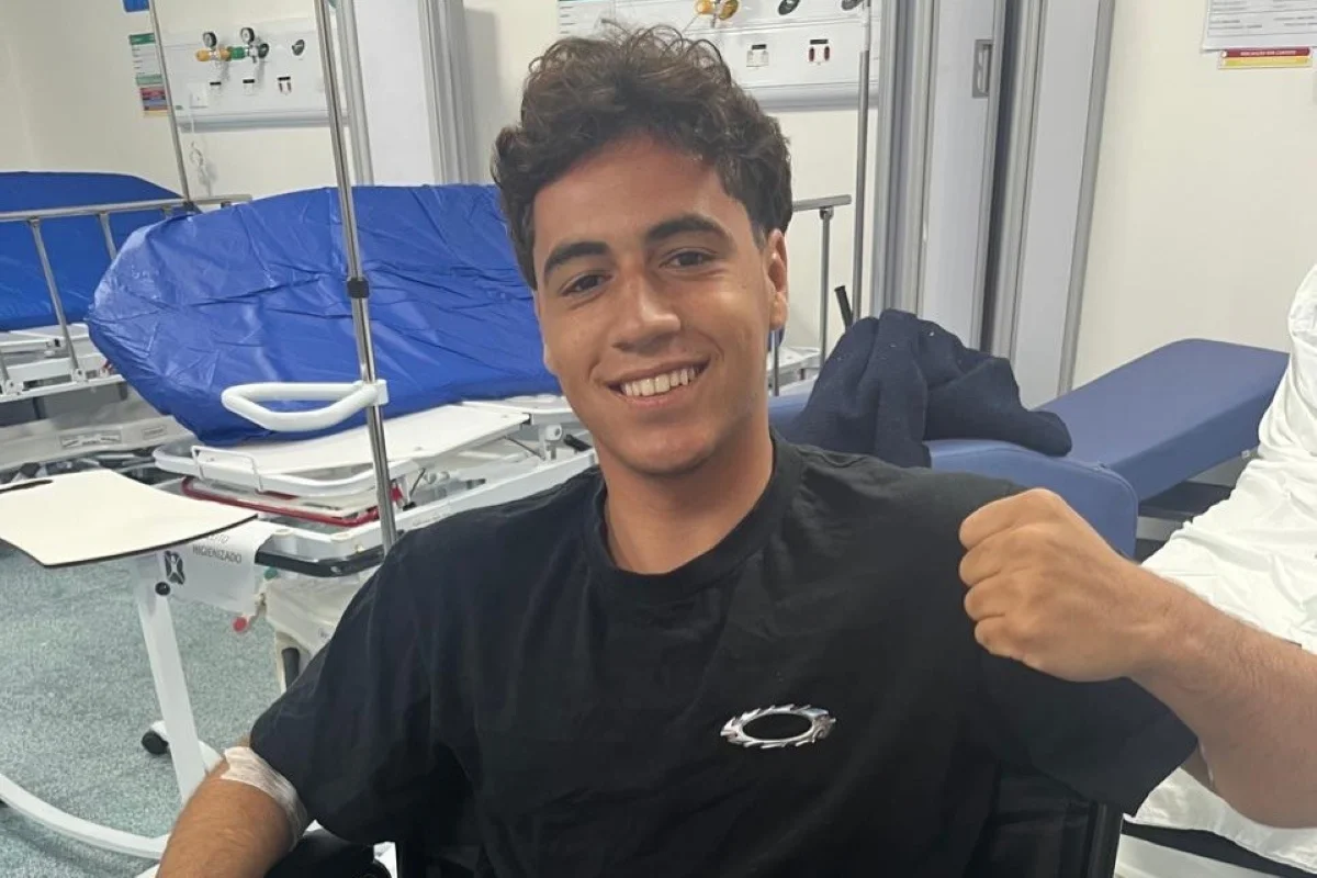 Surfista Rickson Falcão é atingido por quatro tiros enquanto tomava açaí