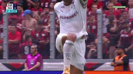 Veja o gol de falta de Hulk, do Fluminense, contra o Athletico-PR