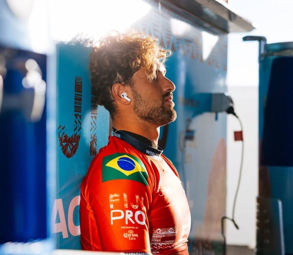 Representante do Brasil nas Olimpíadas e irmão de ex-BBB: quem é o surfista apontado como affair de Paolla Oliveira?