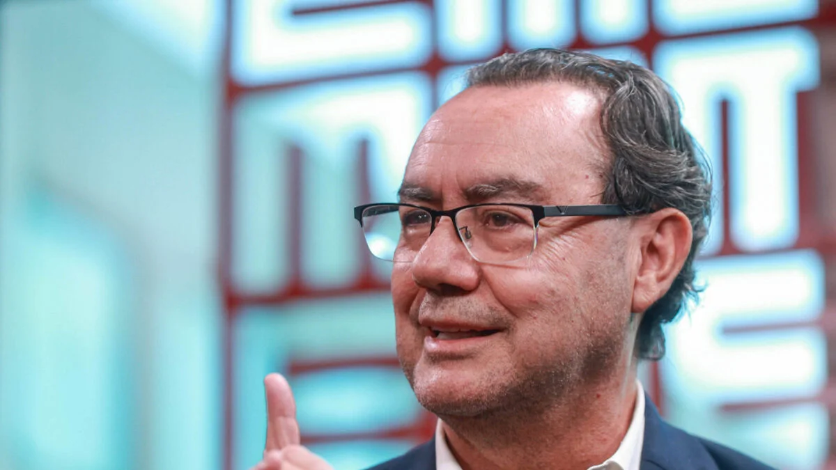 Augusto Cury diz que famílias de Lula e Flávio “sequestraram” o Brasil