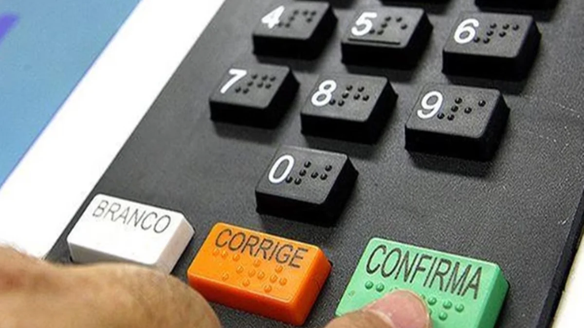 Moscou é único local no exterior com votação manual em papel, diz TRE-DF