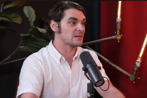 Atores de Breaking Bad lamentam a morte de RJ Mitte