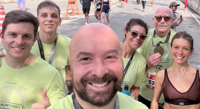Renato Lombardi celebra desempenho em corrida de rua e é exaltado por André Azeredo: ‘Exemplo de vitalidade’