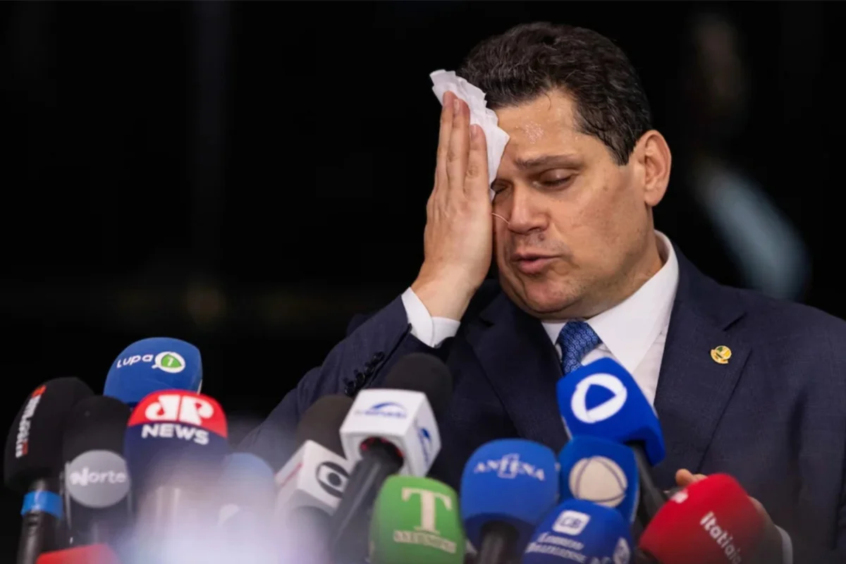 6x1 vira teste de coragem para Davi Alcolumbre com Flávio na frente