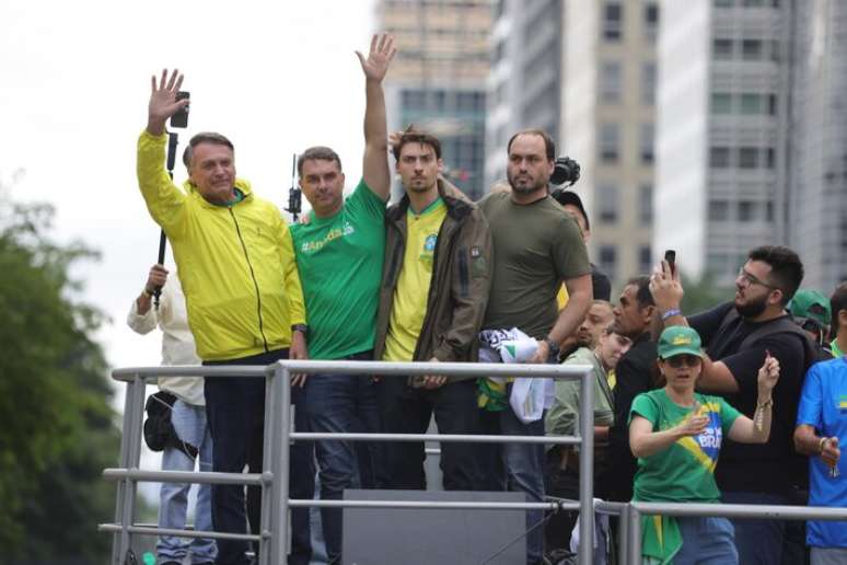 Derrota de Flávio vai além da política para o bolsonarismo? Especialistas opinam