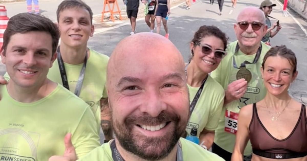 Renato Lombardi celebra desempenho em corrida de rua e é exaltado por André Azeredo: ‘Exemplo de vitalidade’