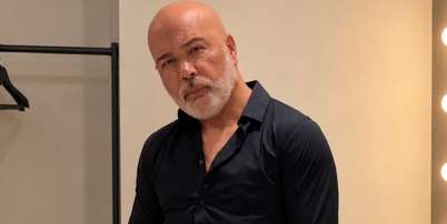 O cantor Rick Sollo morreu, aos 59 anos, em um acidente de helicóptero. Foto: Reprodução/Instagram / Purepeople
