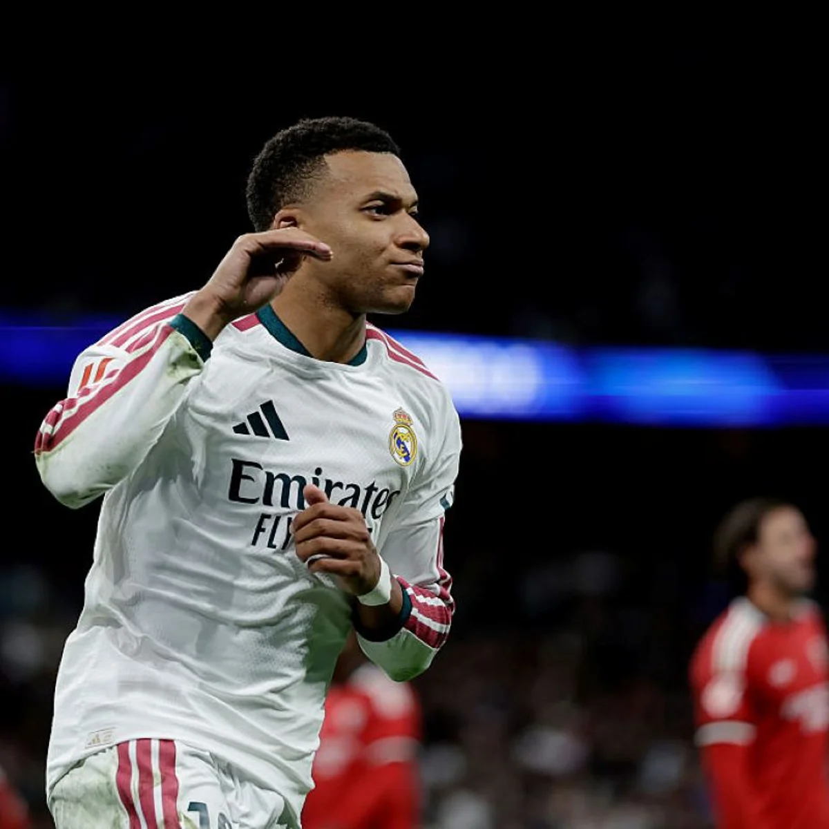 Com dois gols de Mbappé, Real Madrid goleia o Sevilla pelo Espanhol