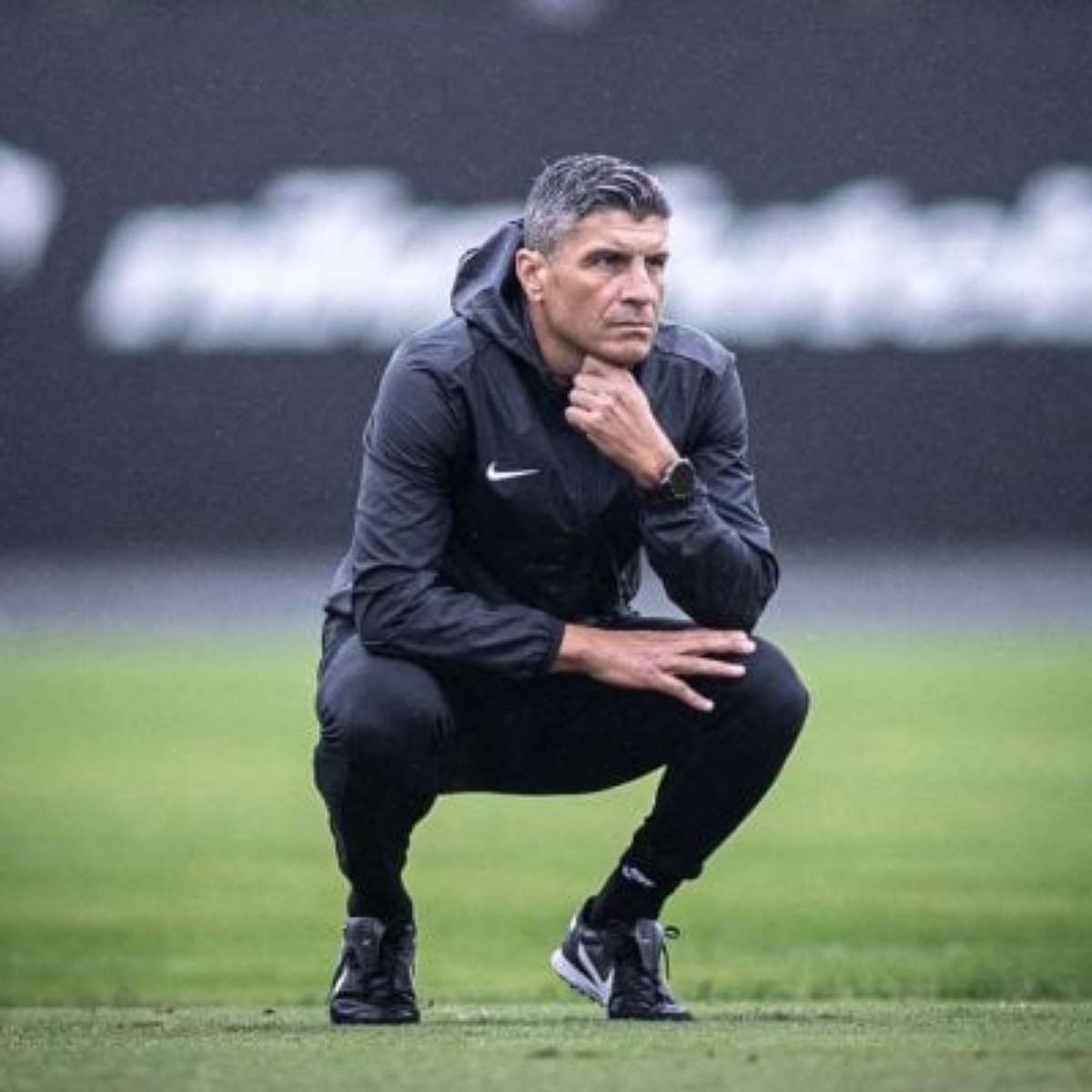 Vasco busca melhor sequência invicta no ano sob comando de Pedro Emanuel