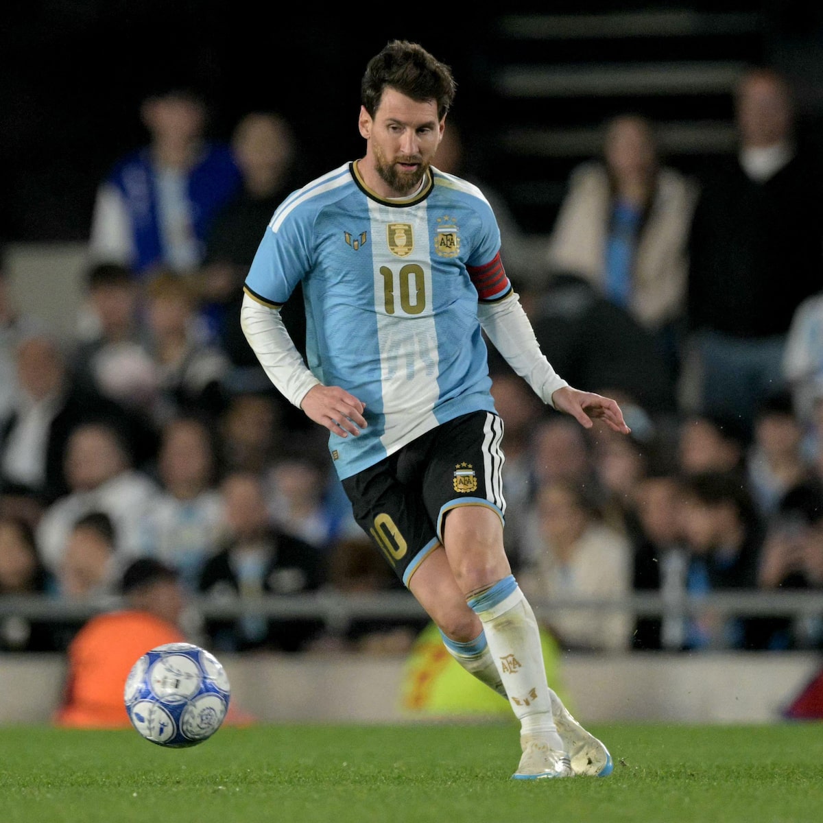 Imprensa internacional se derrete por Messi em despedida da Argentina: ‘O melhor até o último dia’