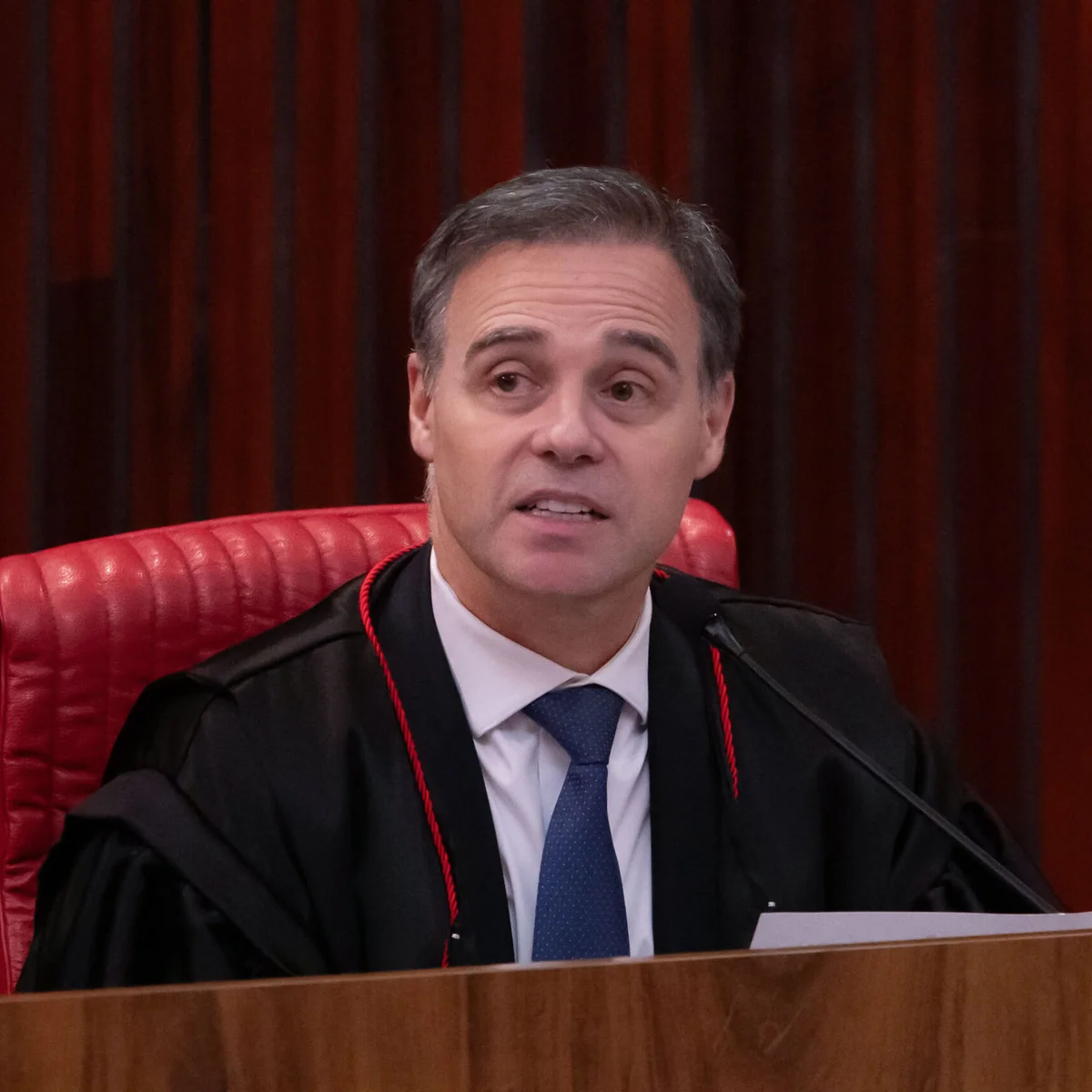Mendonça manda excluir posts de Lula sobre “tesouraço” de Flávio Bolsonaro