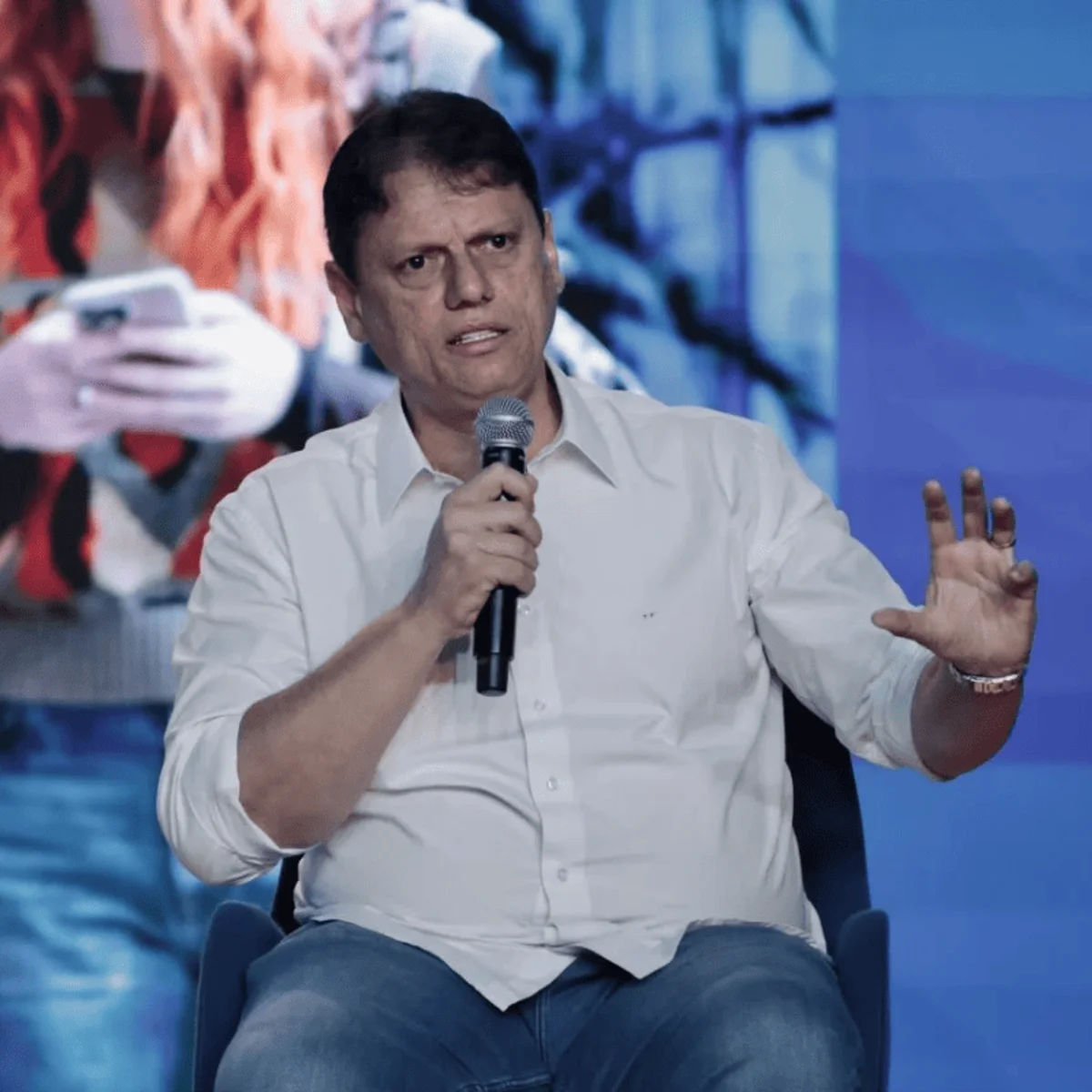 Tarcísio compara Lula a "Titanic afundando" e desconversa sobre 2030